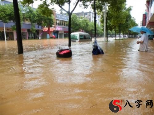 梦见学校涨大水